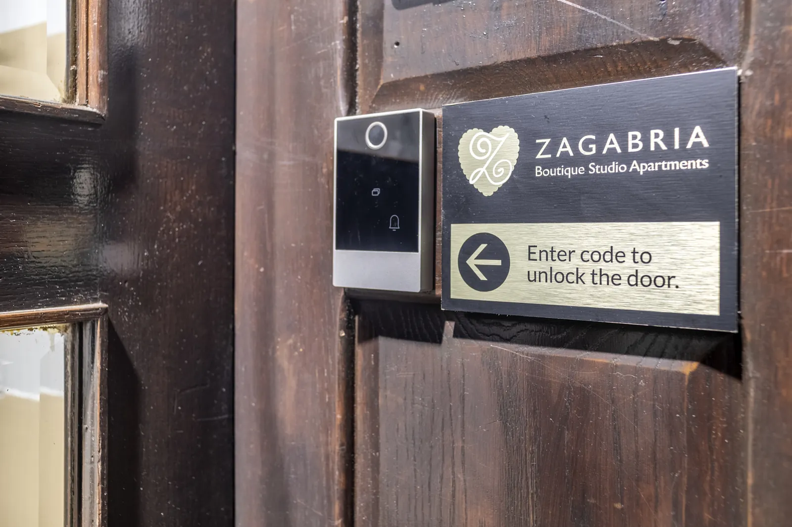 Serratura digitale all’ingresso: accesso con codice, 24 ore su 24