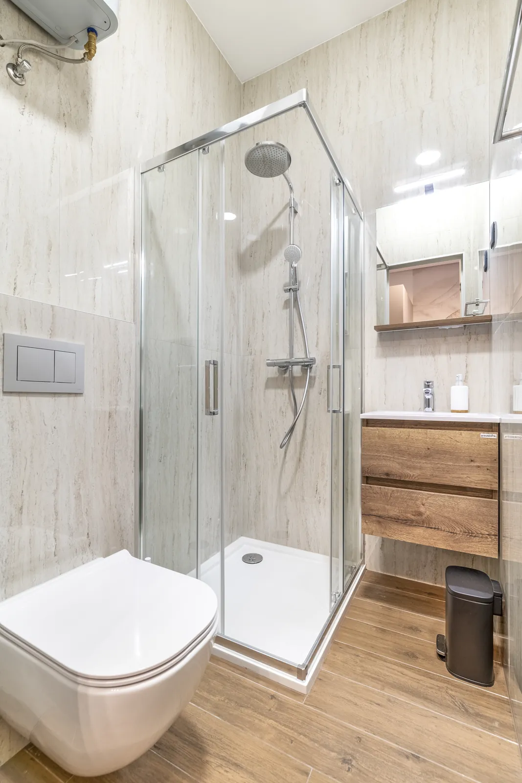Bagno: Bagno con box doccia