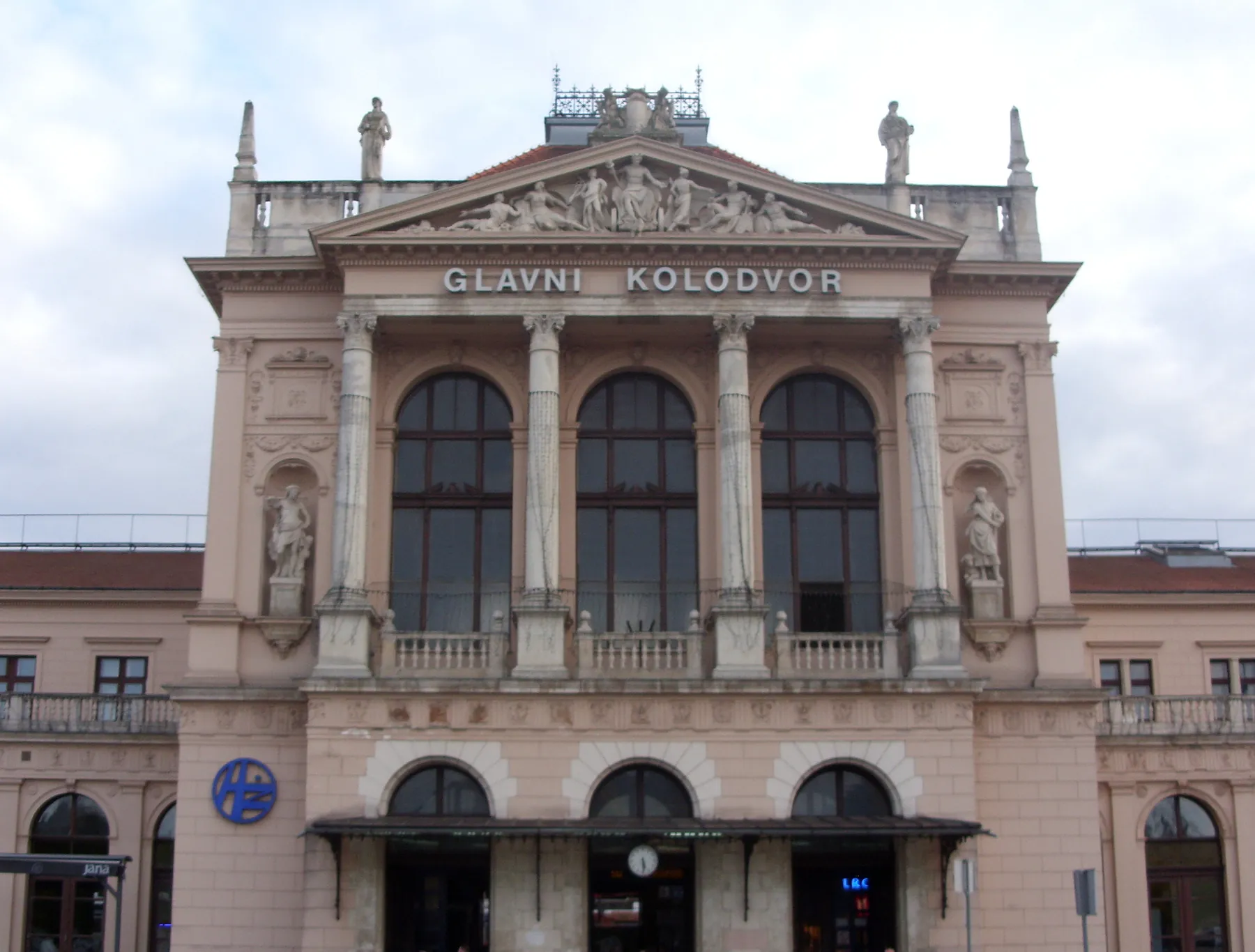 Fassade des Hauptbahnhofs in Zagreb